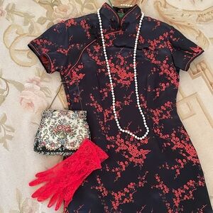 Vintage traditional Chinese sheath CHEONGSAM in black/ red chinoiserie